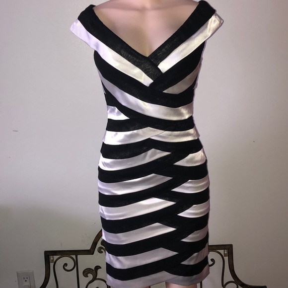 Xscape Dresses & Skirts - XSCAPE White & Black Tiered Formal Dress